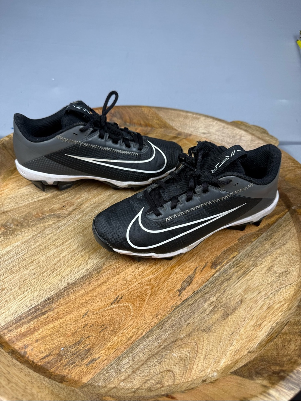 Nike Vapor Edge Shark 2 Football Cleats Youth 4Y Black White DH5089-010